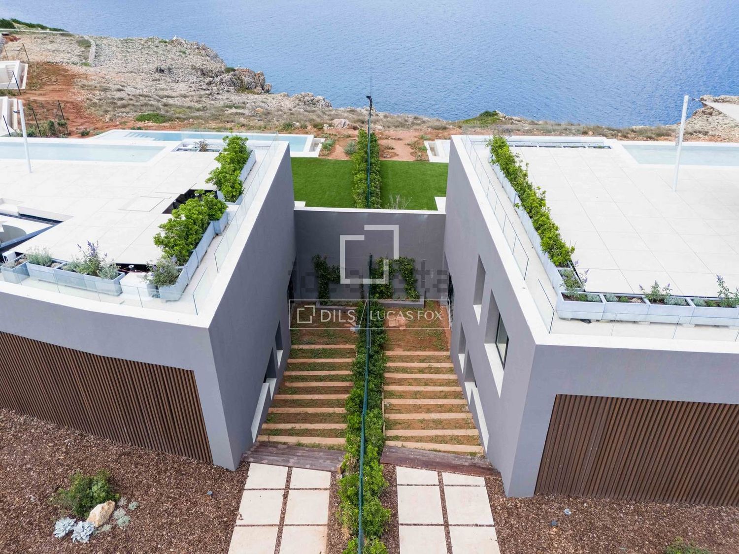 Chalet with direct beach access in Es Mercadal — Living room