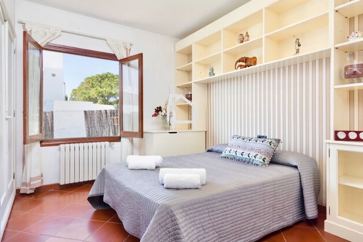 Chalet con acceso directo a playa en Ciutadella — Dormitorio