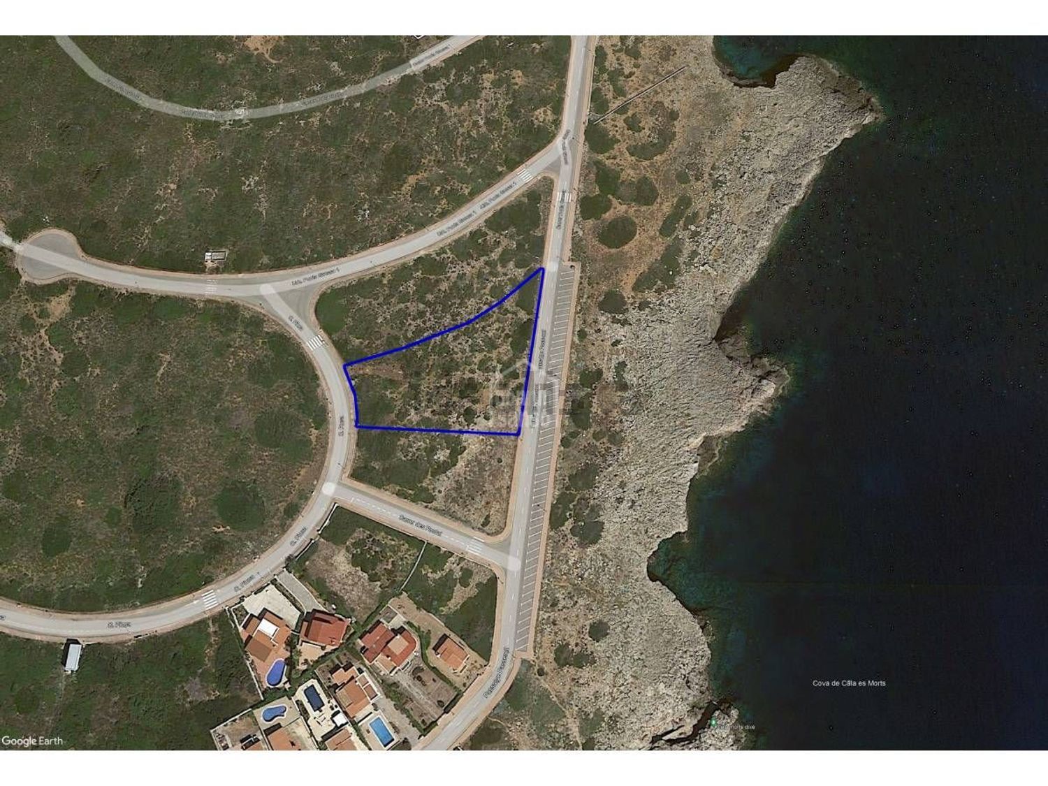 Chalet with direct beach access in Es Mercadal — Discard