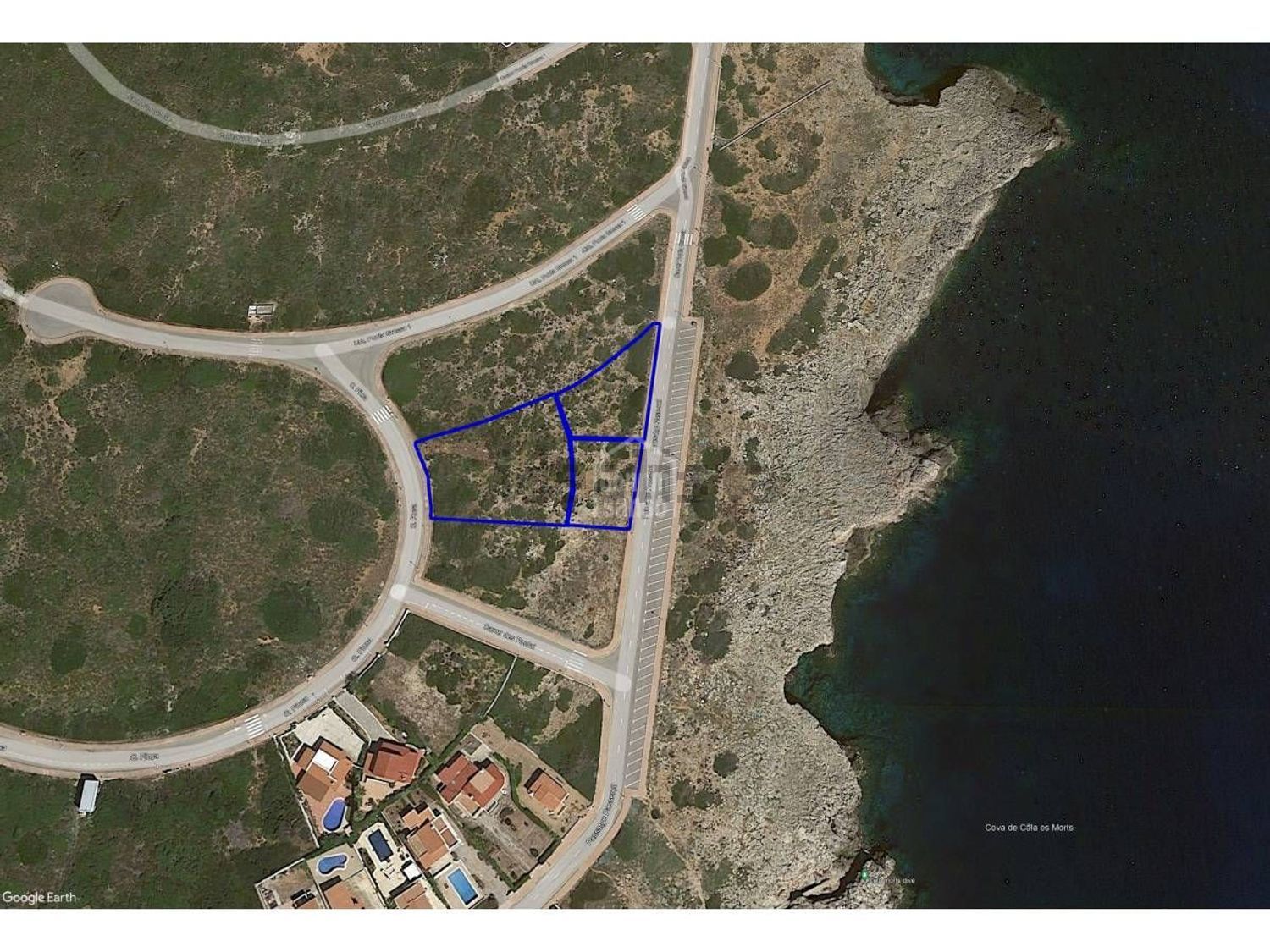 Chalet with direct beach access in Es Mercadal — Discard
