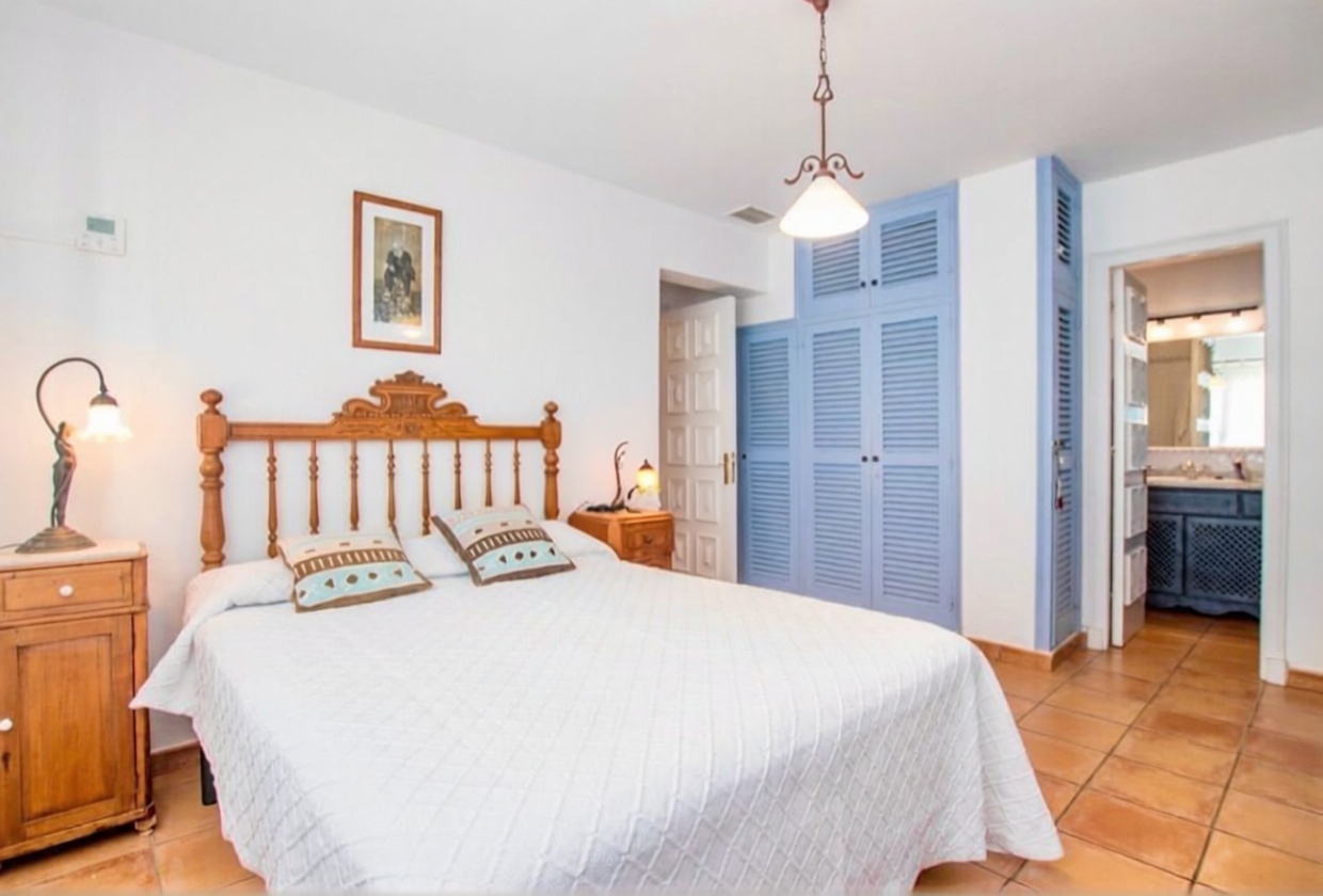 Chalet with direct beach access in Mallorca, Balears (Illes) — Bedroom