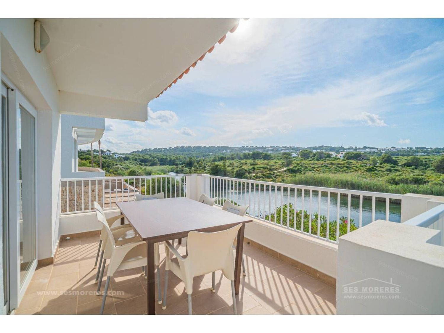 Chalet with direct beach access in Es Mercadal