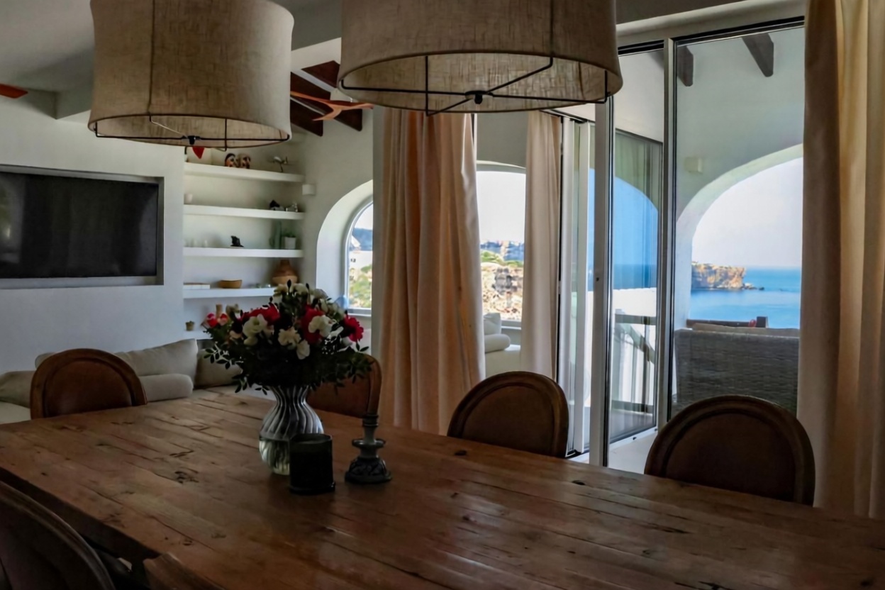 Chalet con acceso directo a playa en Ciutadella — Comedor