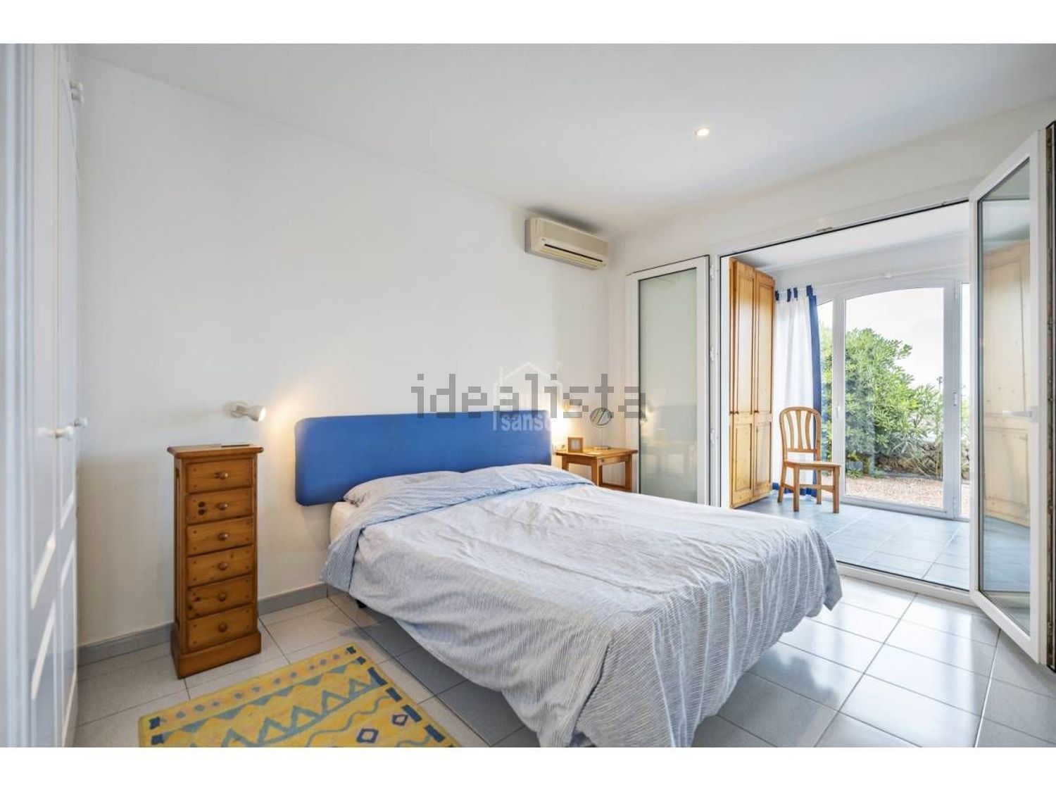 Chalet with direct beach access in Es Mercadal — Bedroom