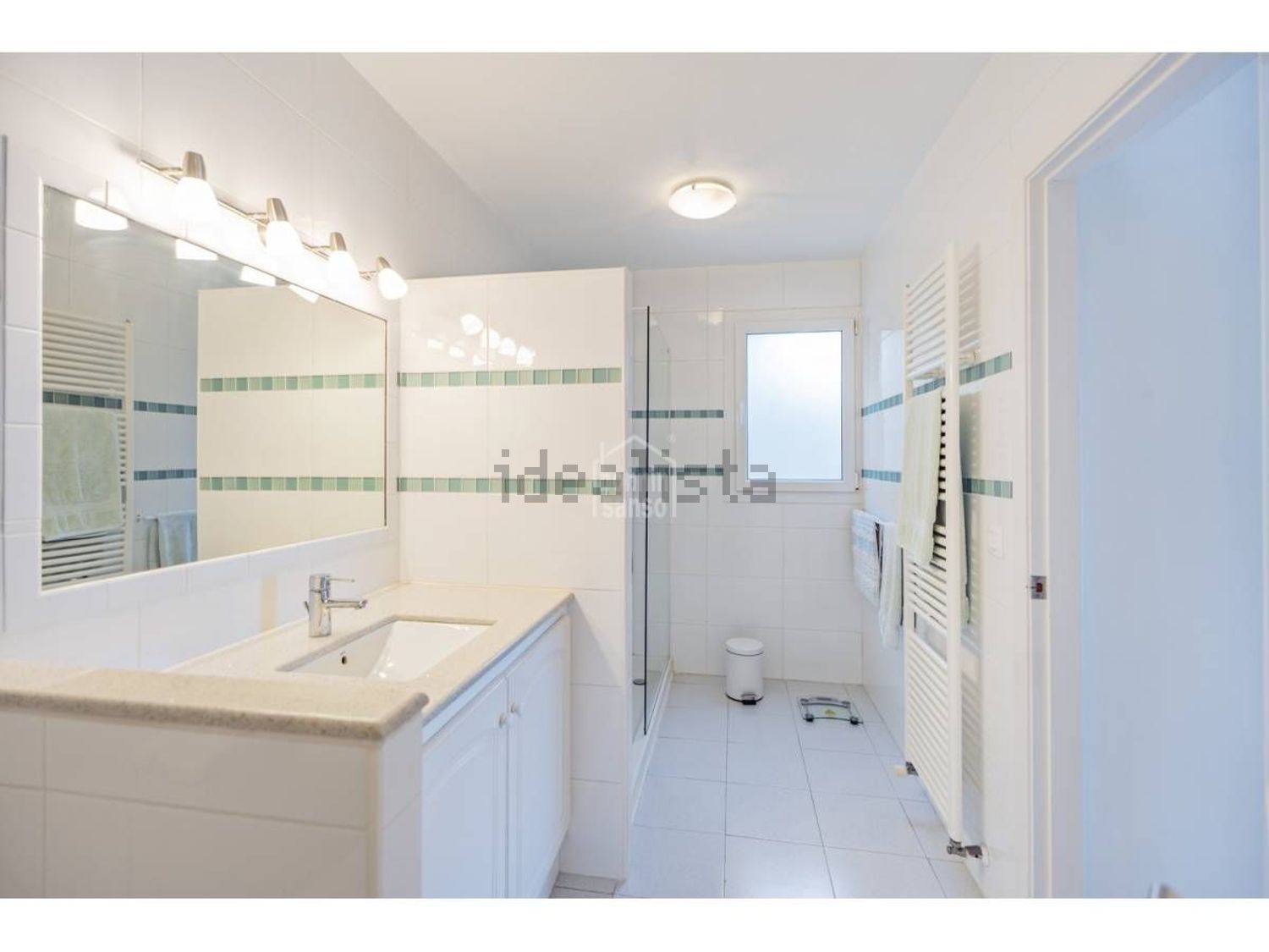 Chalet with direct beach access in Es Mercadal — Bathroom