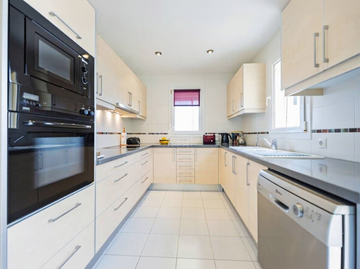 Chalet con acceso directo a playa en Es Mercadal — Cocina