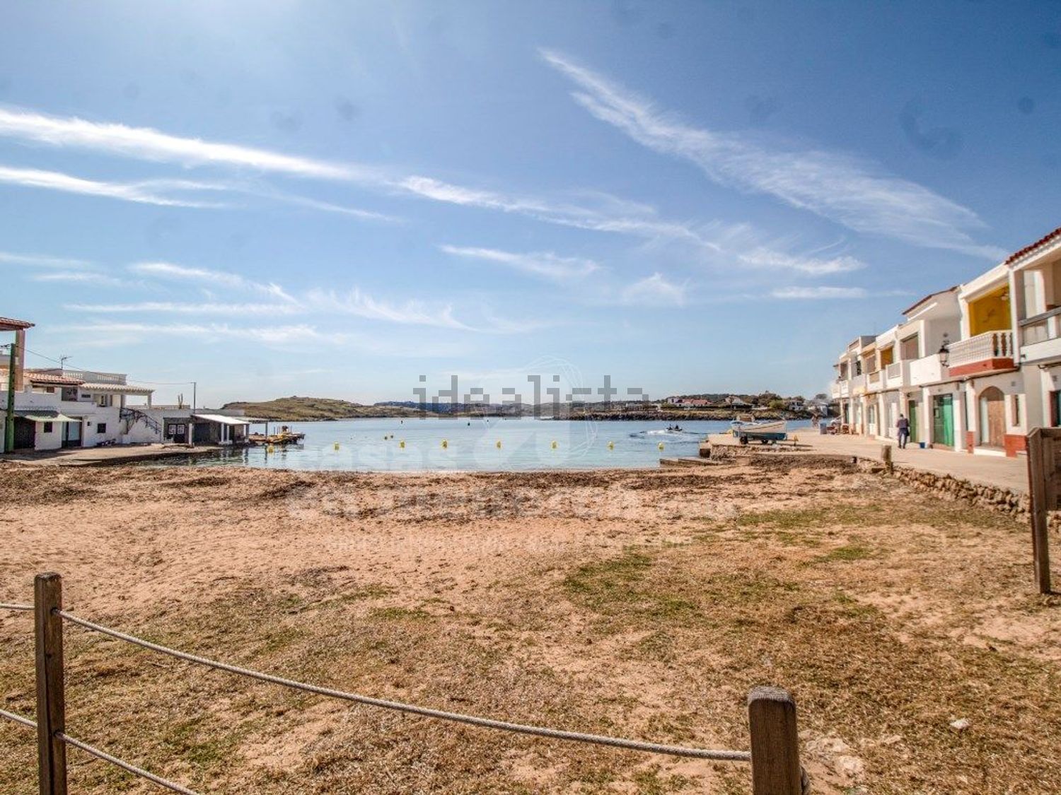 Chalet with direct beach access in Es Mercadal — Sea view