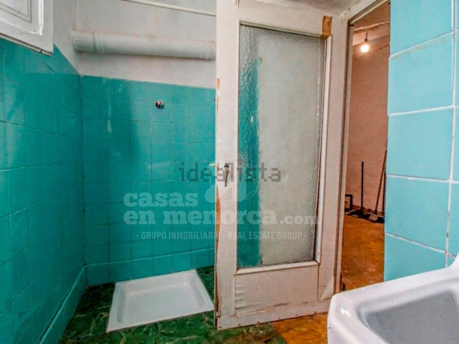Chalet with direct beach access in Es Mercadal — Bathroom