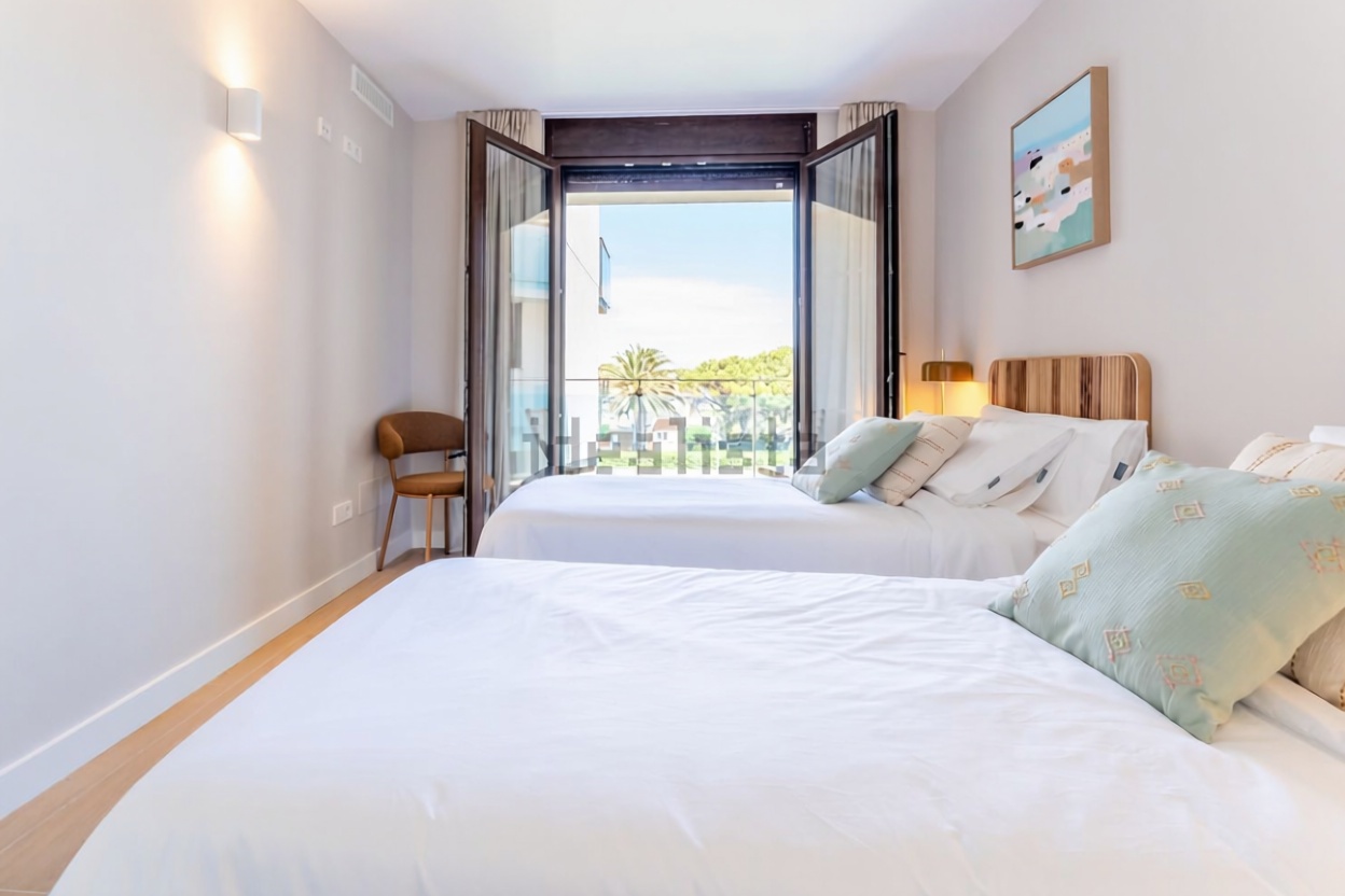 Beachfront duplex in Ciutadella