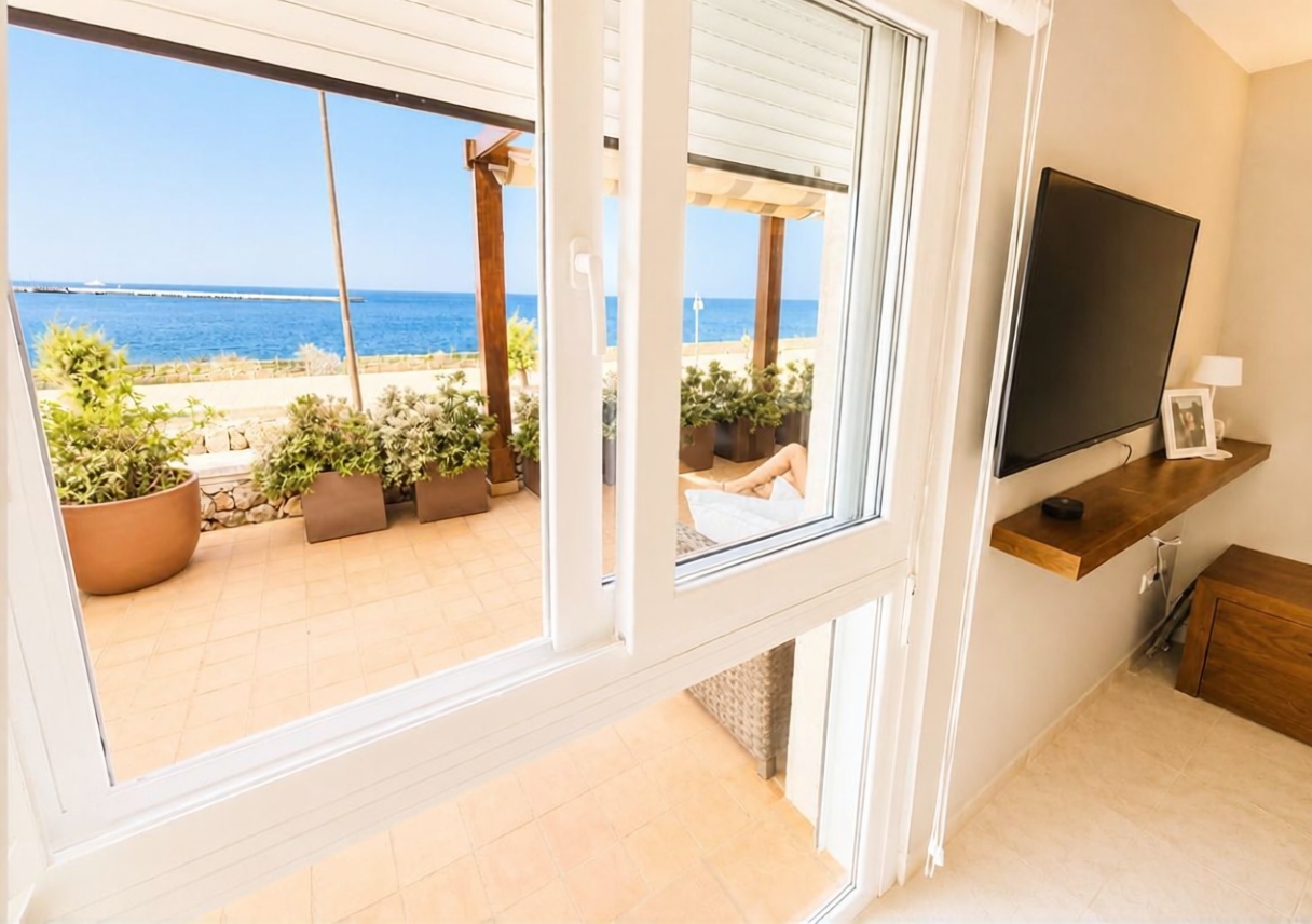 Wohnung in erste Strandlinie in Ciutadella — Bad