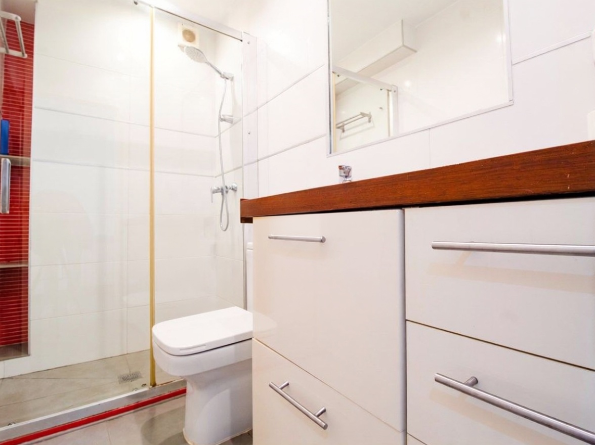 Chalet con acceso directo a playa en Maó — Baño
