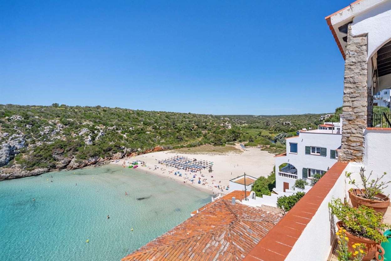 Chalet with direct beach access in Mallorca, Balears (Illes)