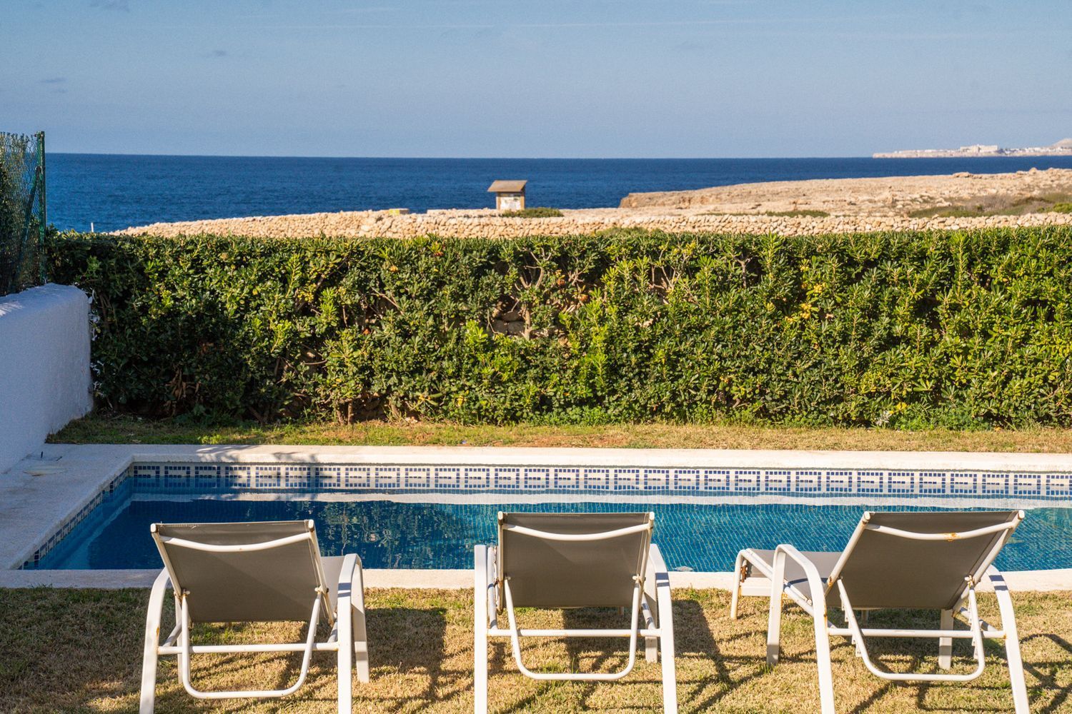 Chalet for sale with direct beach access in Ciutadella