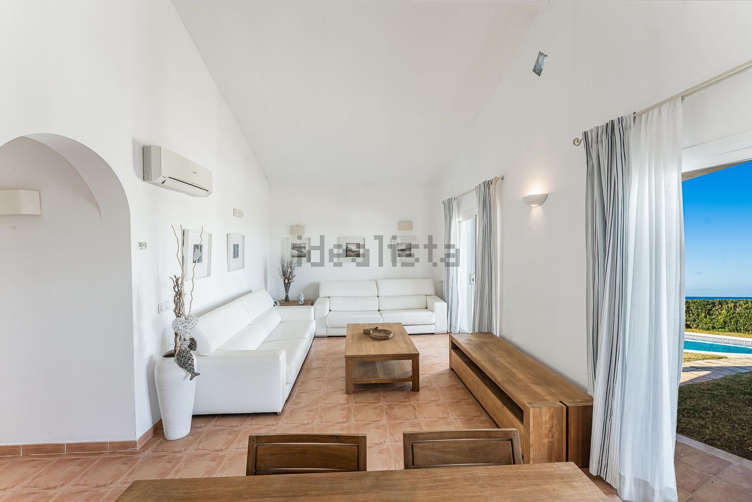 Chalet for sale with direct beach access in Ciutadella