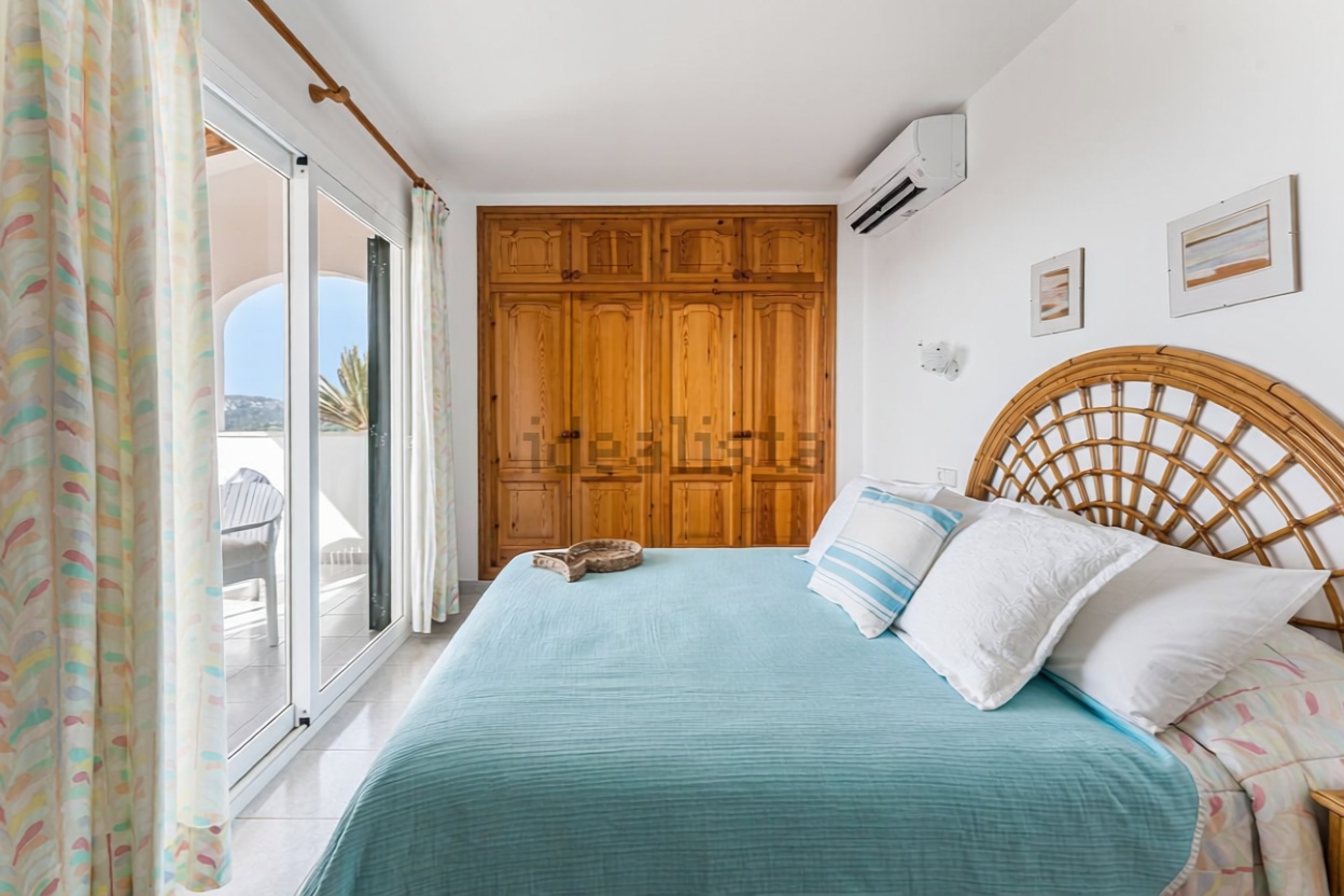 Chalet with direct beach access in Mallorca, Balears (Illes) — Bedroom