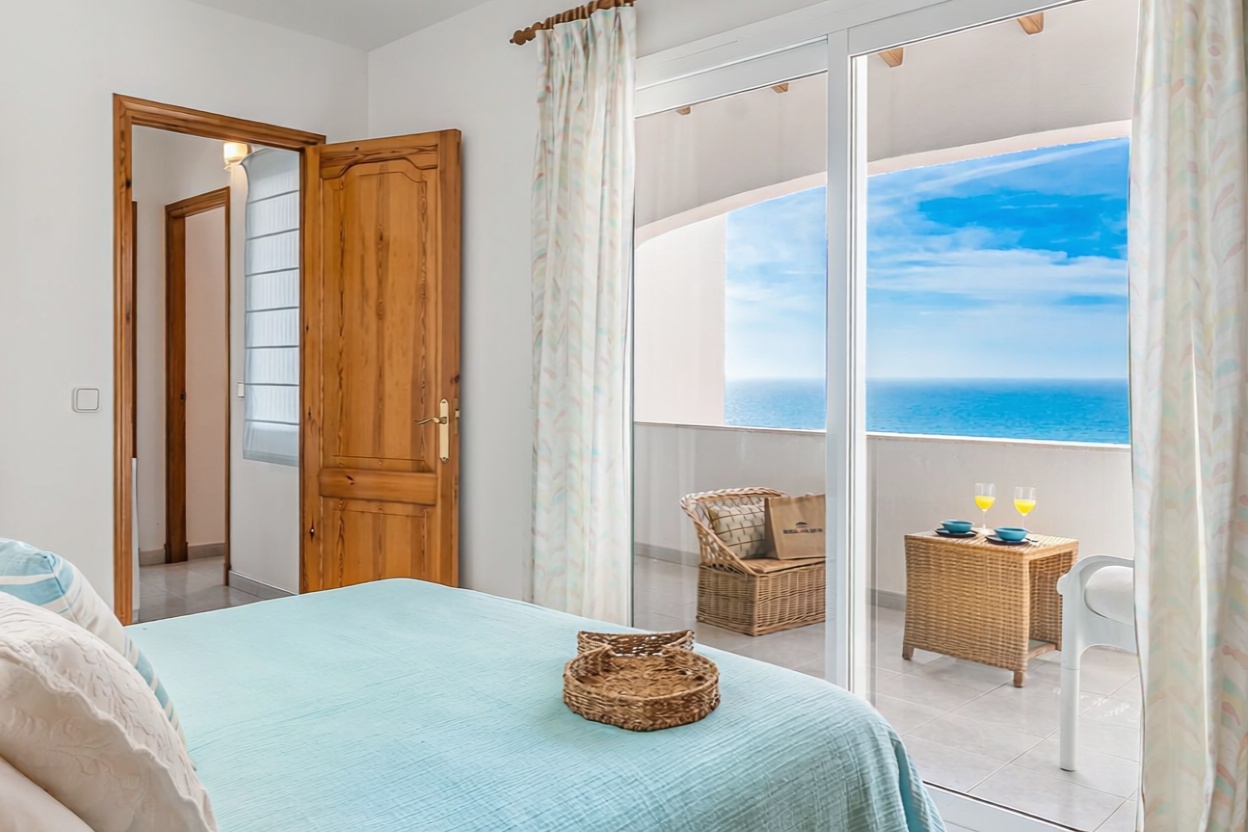Chalet with direct beach access in Mallorca, Balears (Illes) — Bedroom