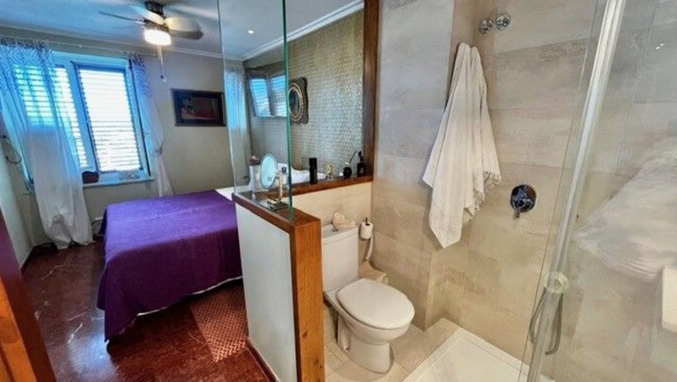 Dúplex en primera línea de playa en Maó/Mahón — Dormitorio