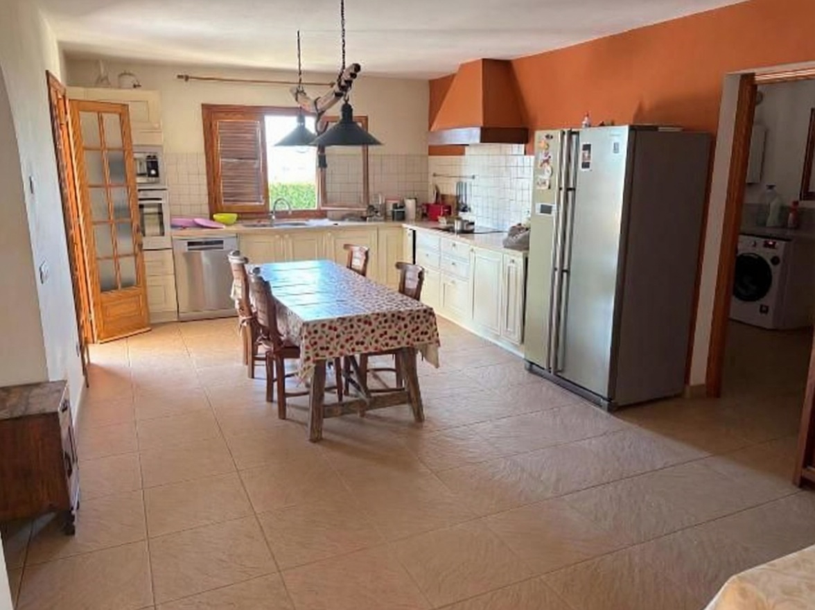 Chalet with direct beach access in Ciutadella — Kitchen