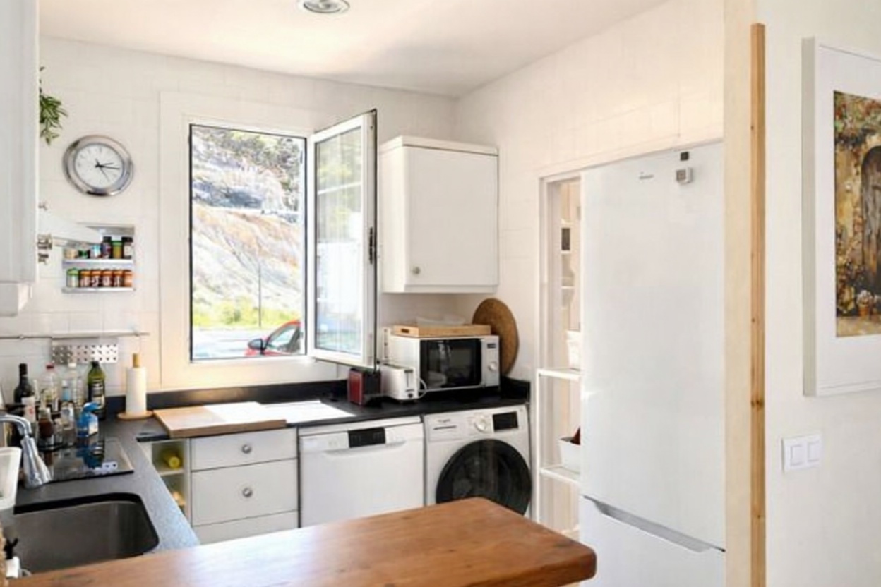 Chalet with direct beach access in Es Mercadal — Kitchen