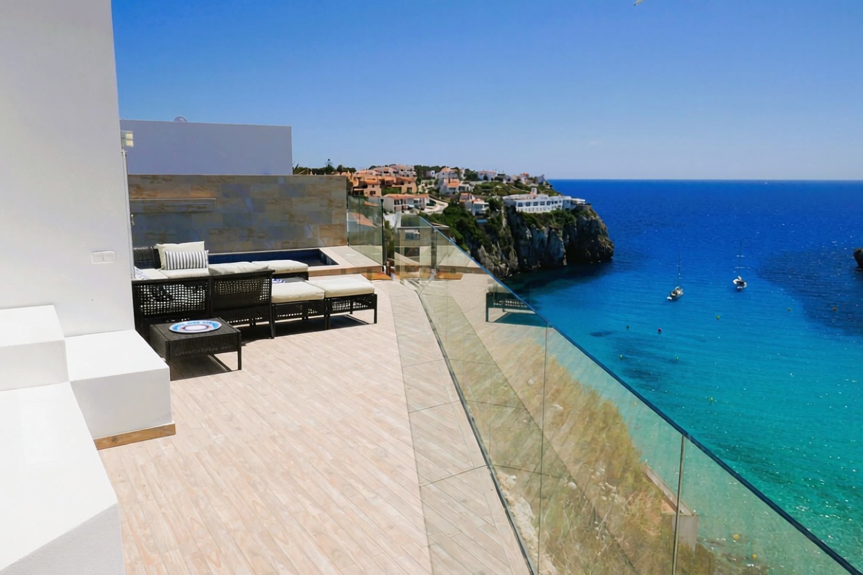 Chalet with direct beach access in Mallorca, Balears (Illes) — Sea terrace
