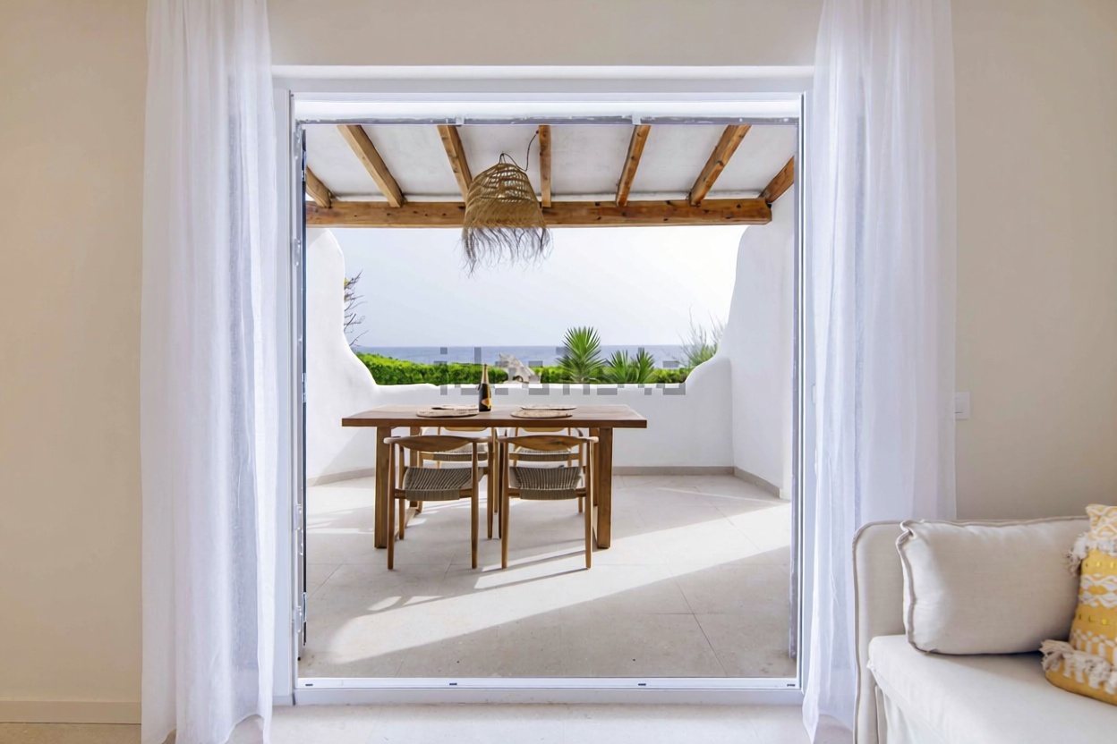 Chalet with direct beach access in Ciutadella — Sea terrace