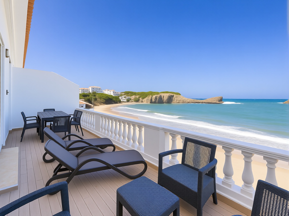 Chalet with direct beach access in Es Mercadal — Sea terrace