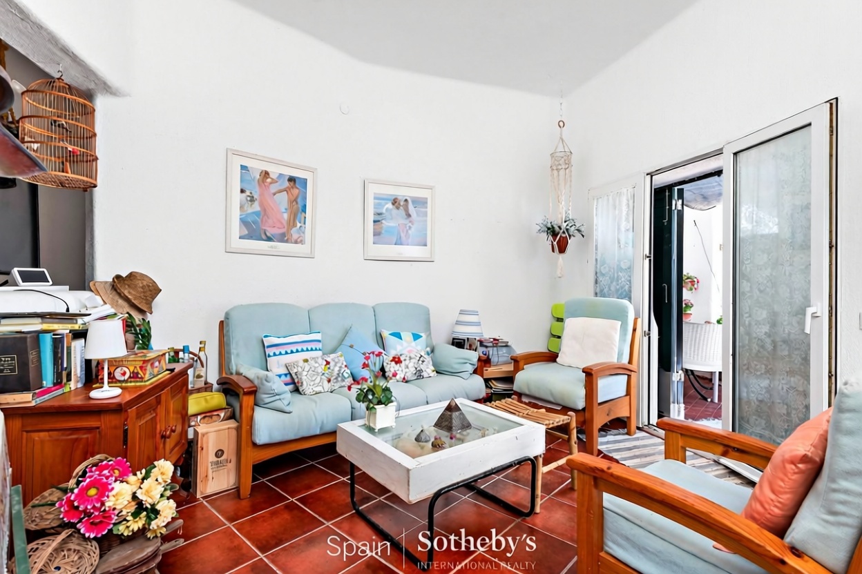 Beachfront flat in Es Mercadal — Living room