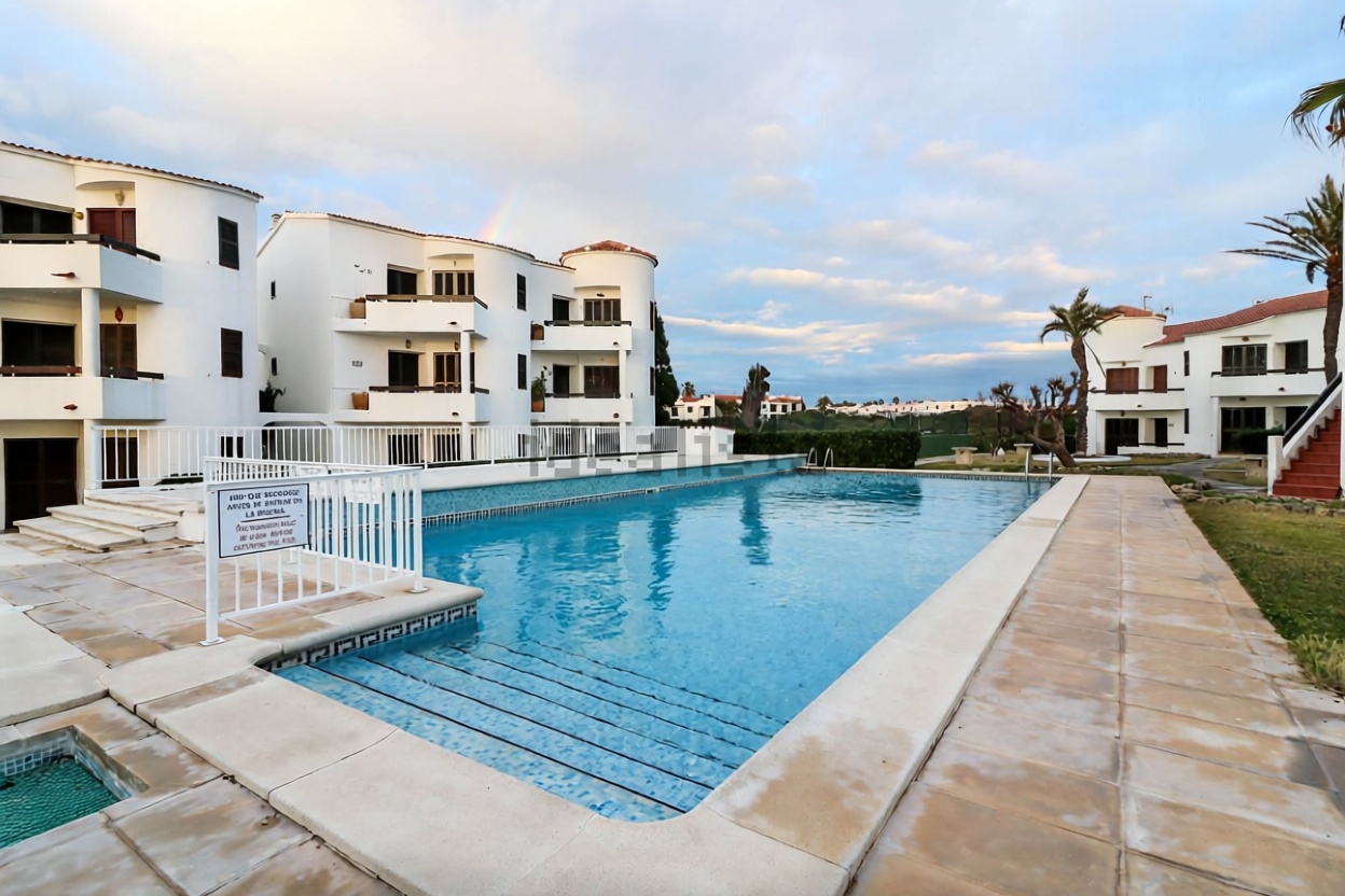 Beachfront flat in Blanes — Pool