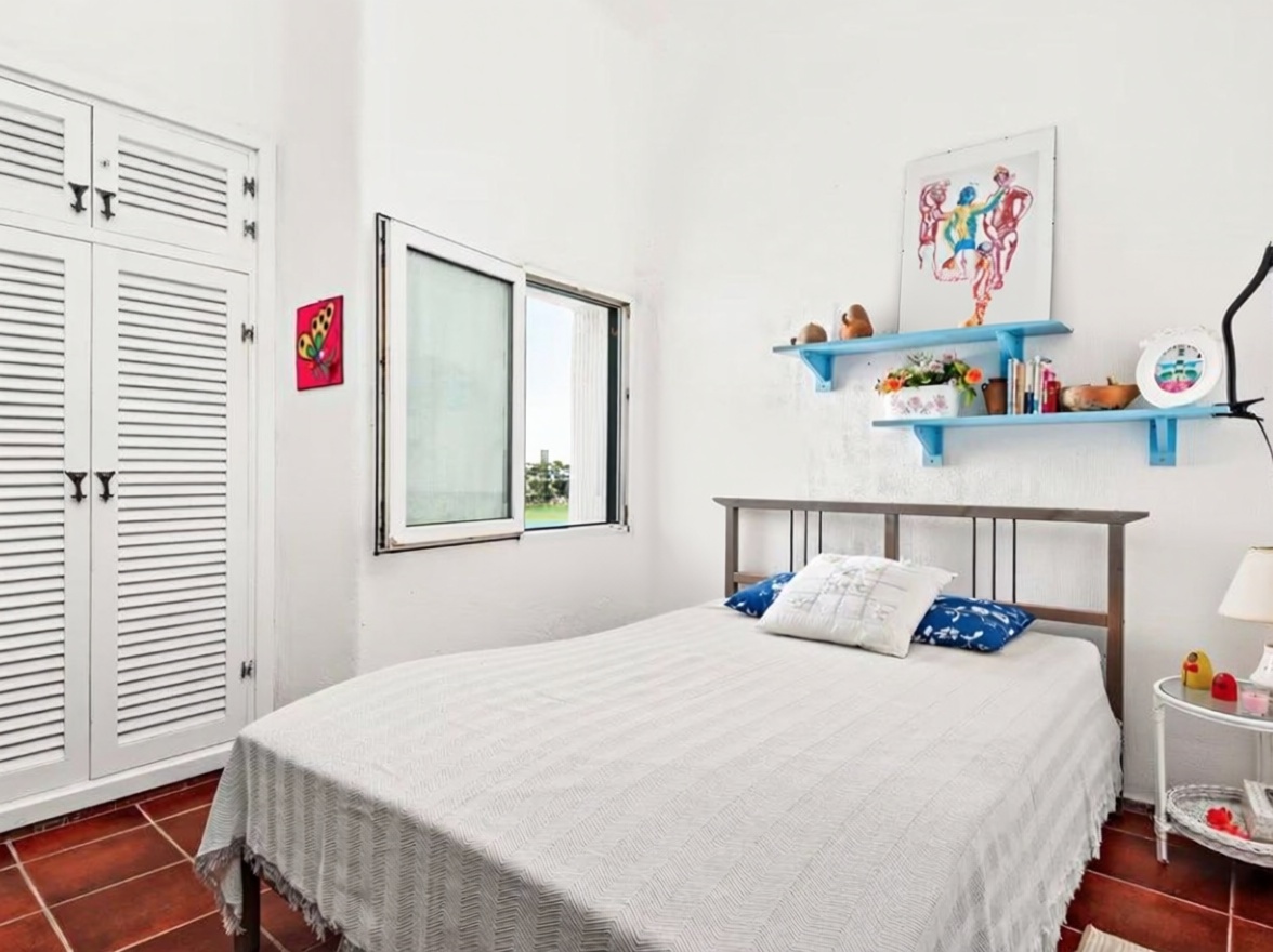 Beachfront duplex in Es Mercadal — Bedroom
