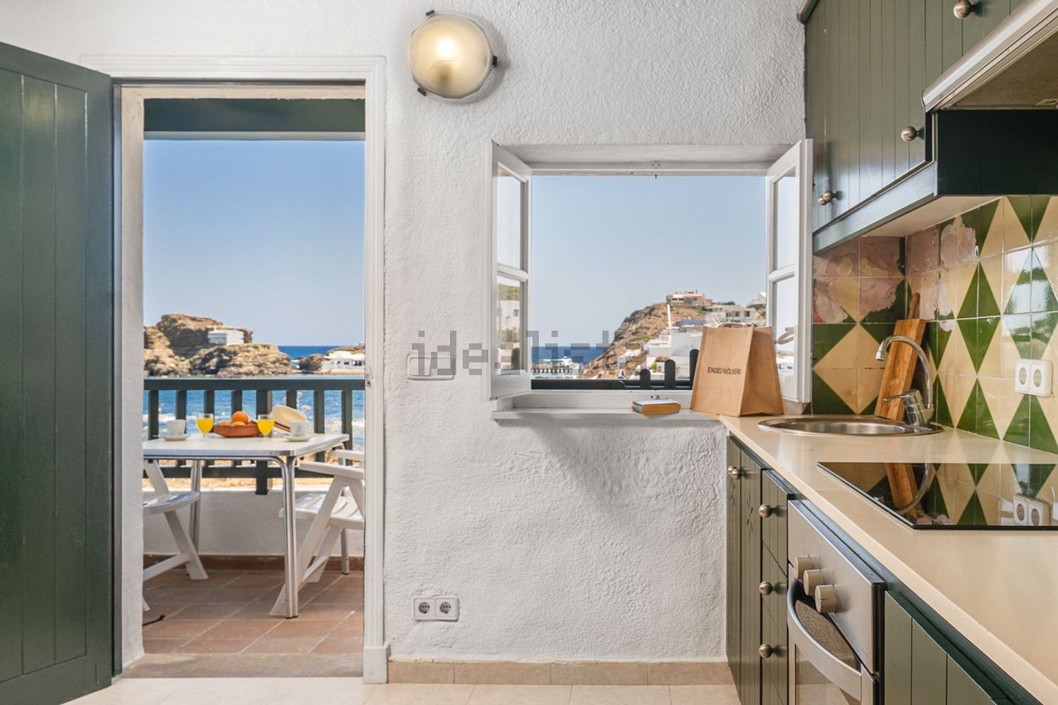 Chalet zum Verkauf mit direktem Strandzugang in Maó/Mahón