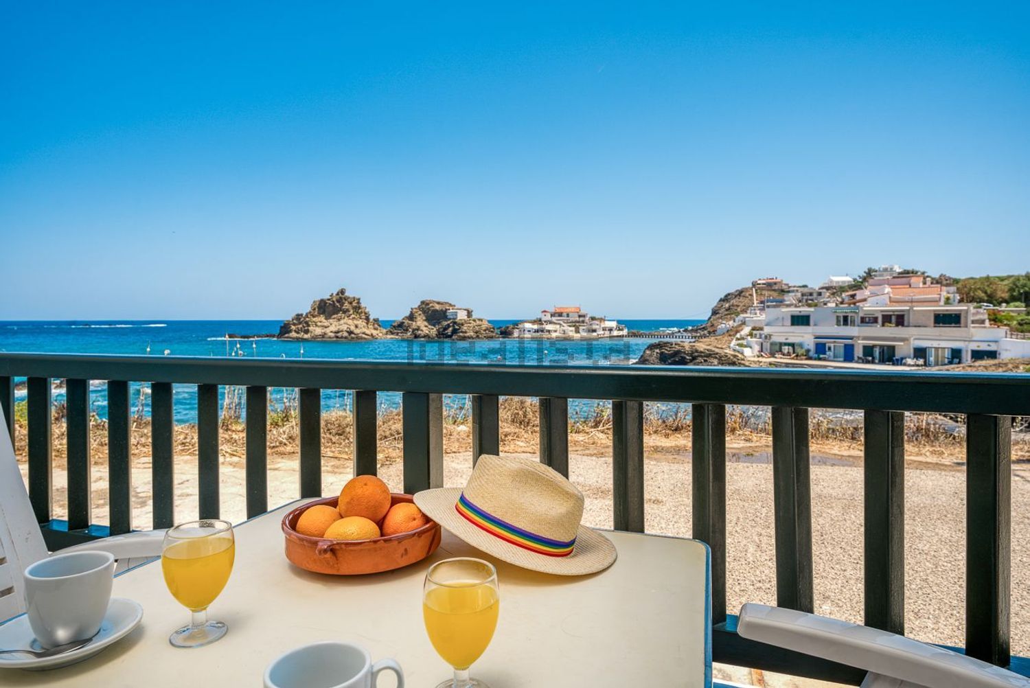 Chalet zum Verkauf mit direktem Strandzugang in Maó/Mahón