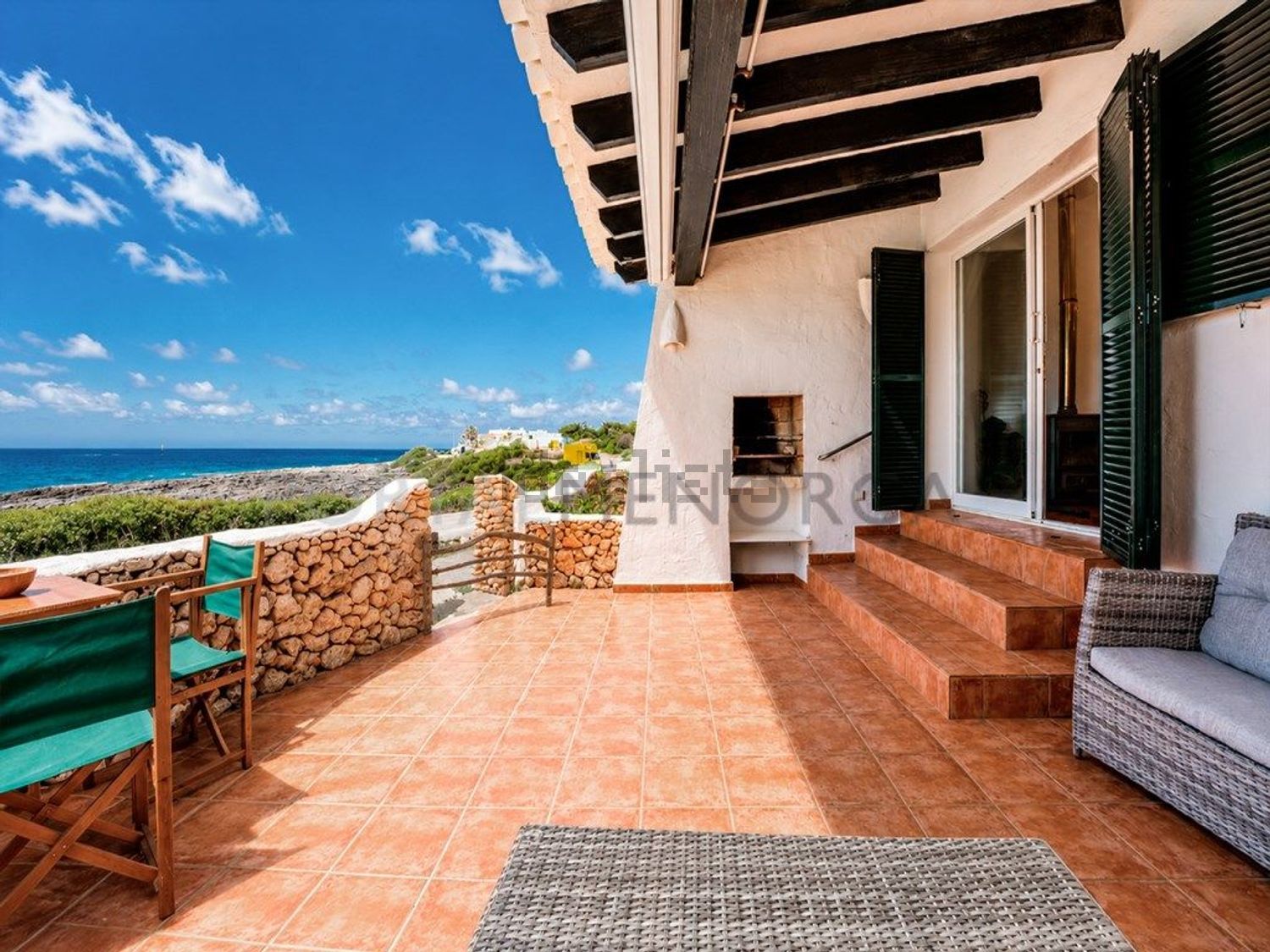 Chalet zum Verkauf mit direktem Strandzugang in Sant Lluís