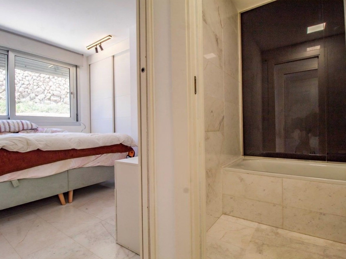 Beachfront flat in Maó — Bedroom
