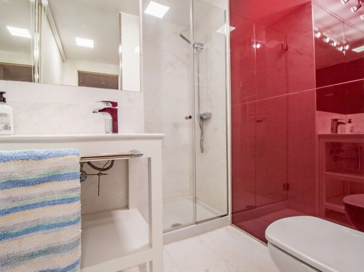 Beachfront flat in Maó — Bathroom