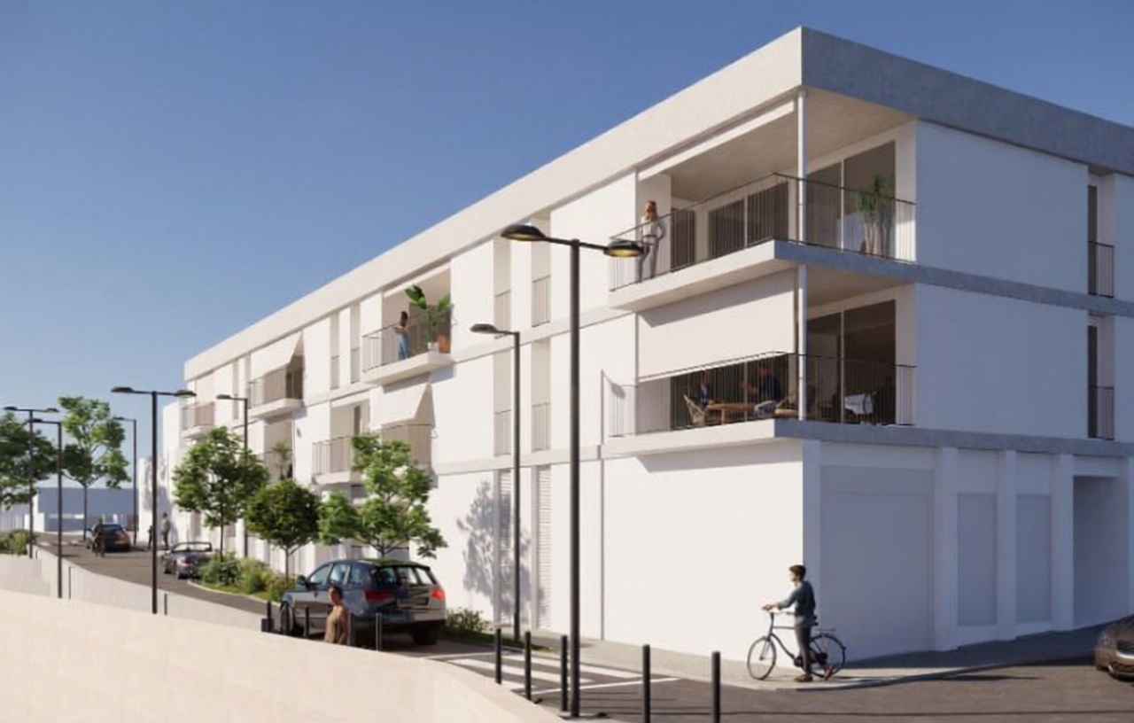 Beachfront flat in Es Castell — Sea terrace
