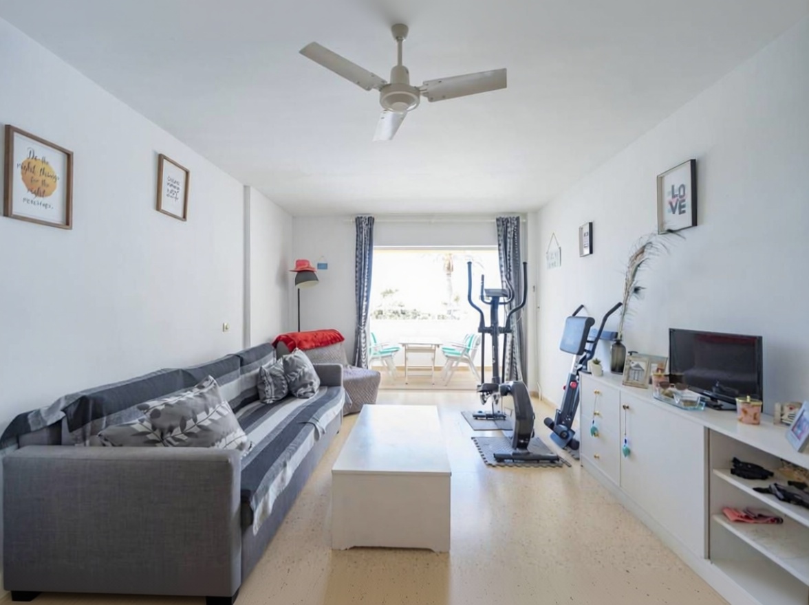 Beachfront flat in Mallorca, Balears (Illes) — Living room