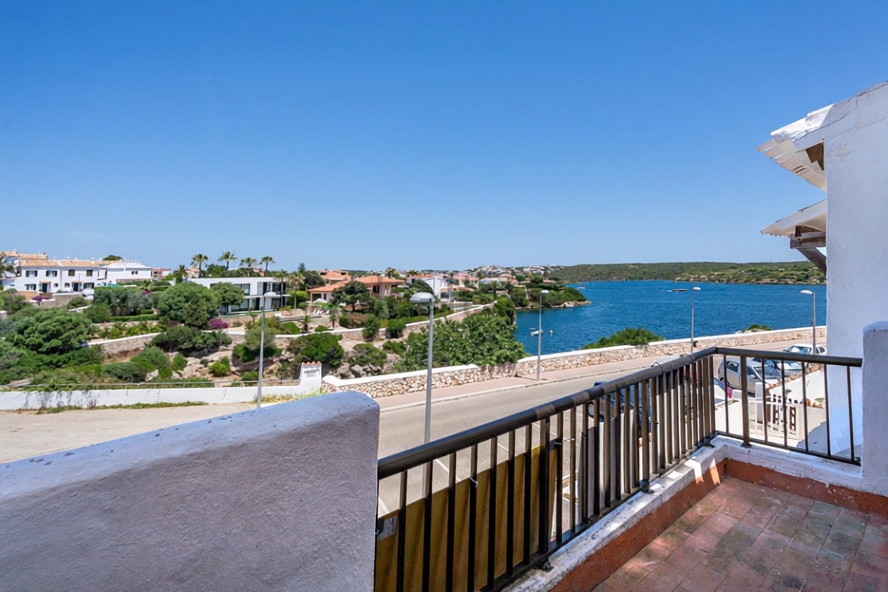 Beachfront duplex in Mallorca, Balears (Illes) — Sea terrace