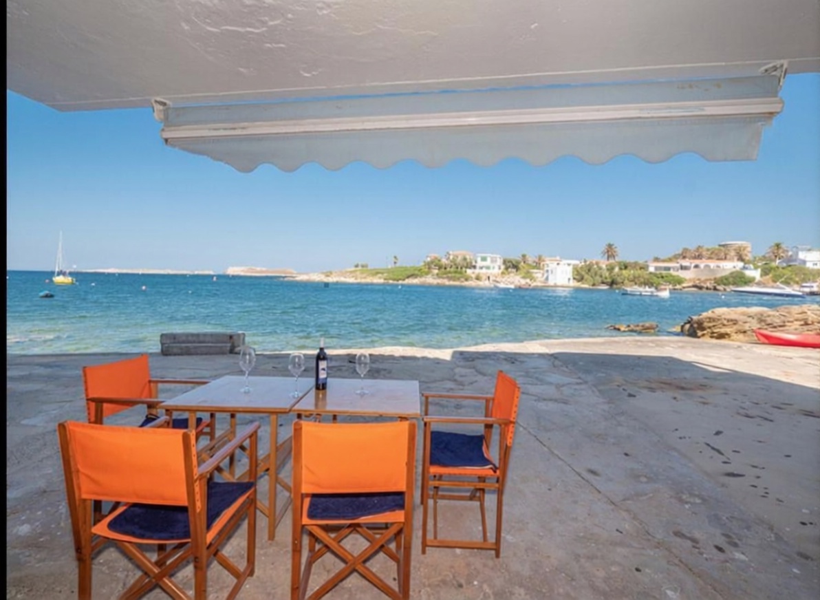 Chalet mit direkter Strandzugang in Es Mercadal