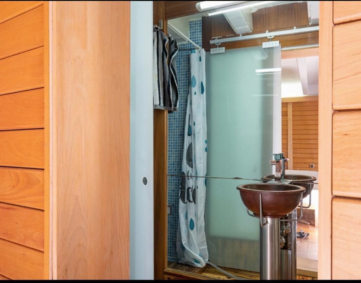Chalet with direct beach access in Es Mercadal — Bathroom