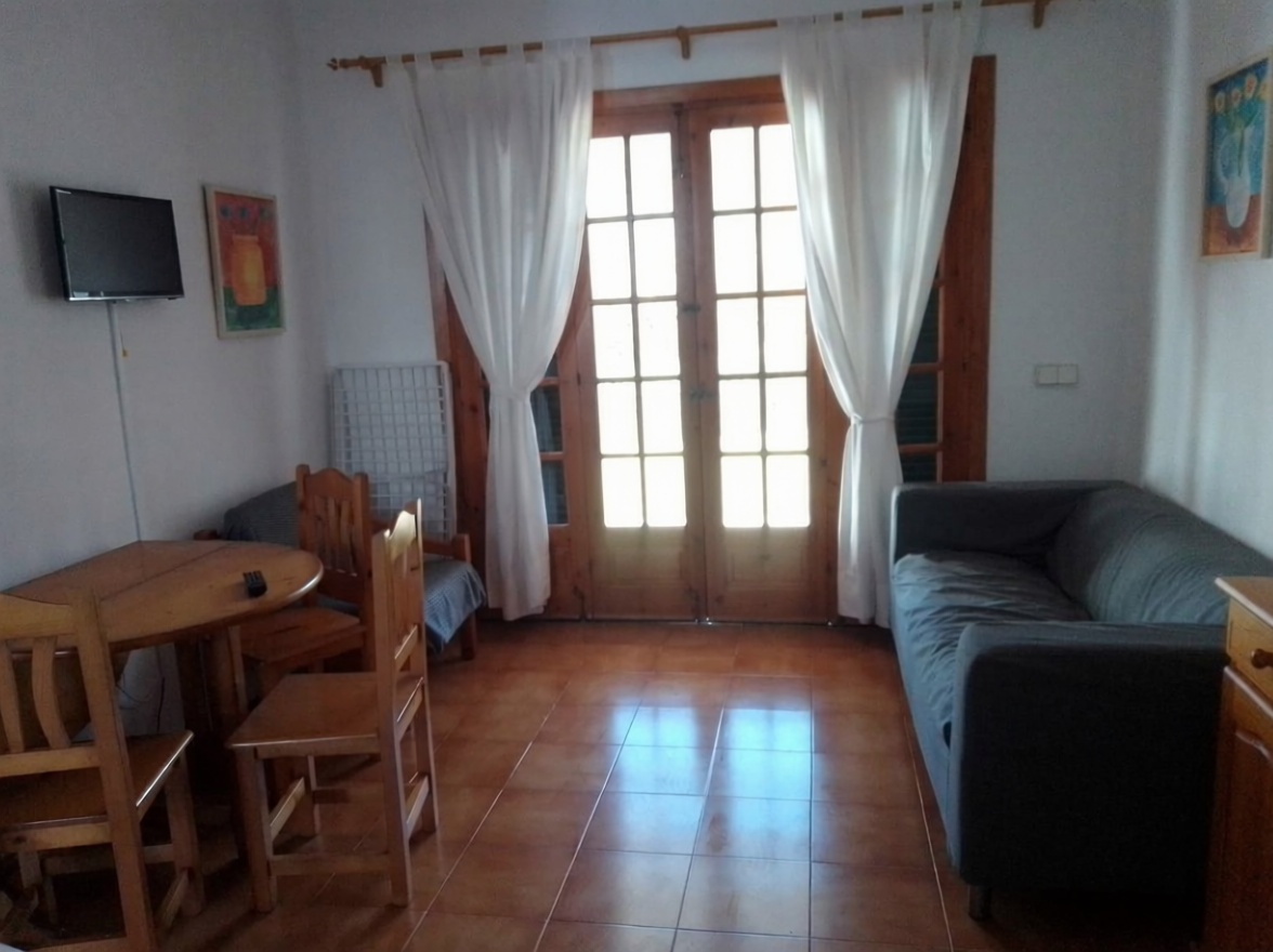 Beachfront flat in Es Mercadal — Living room
