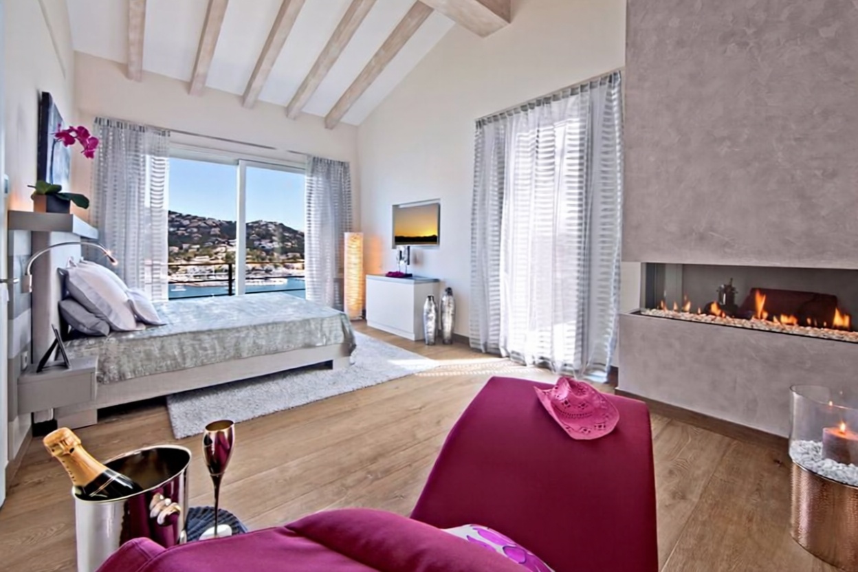 Chalet with direct beach access in Andratx — Bedroom