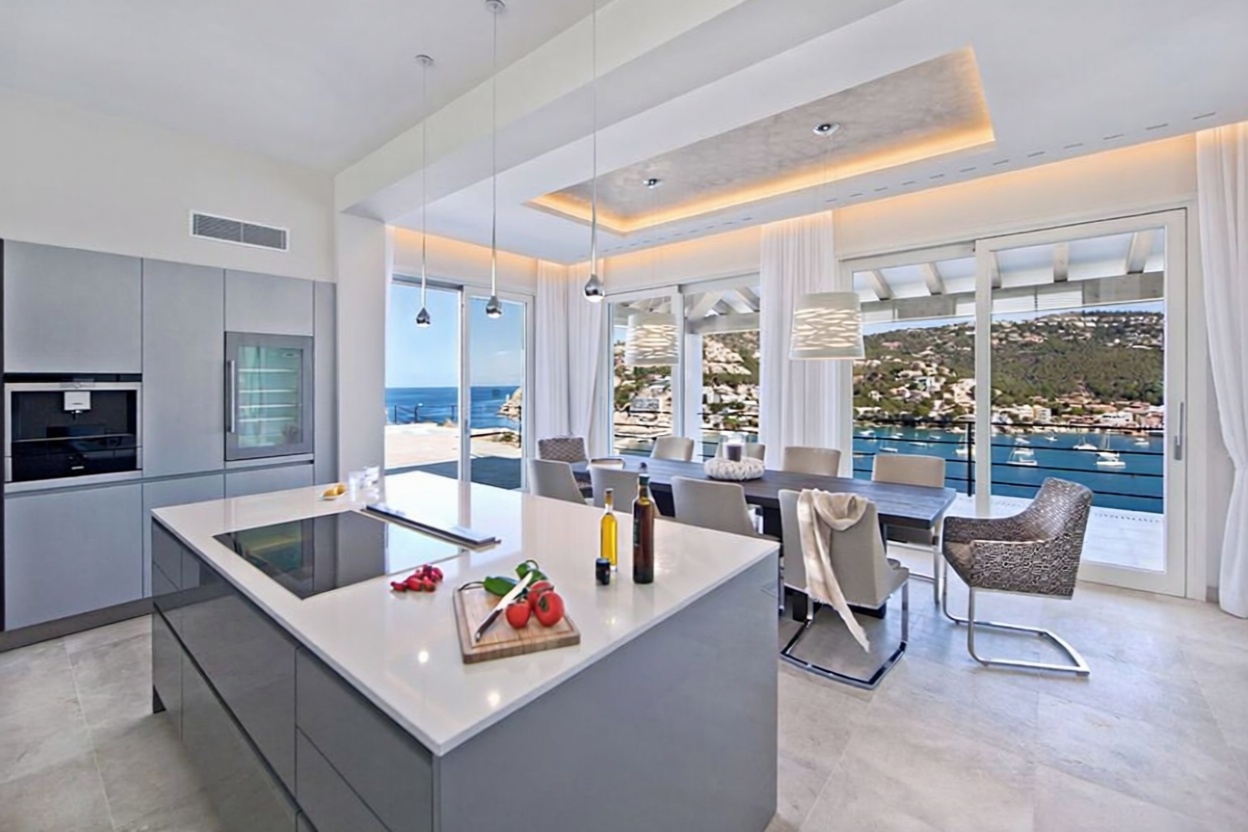 Chalet with direct beach access in Andratx — Kitchen