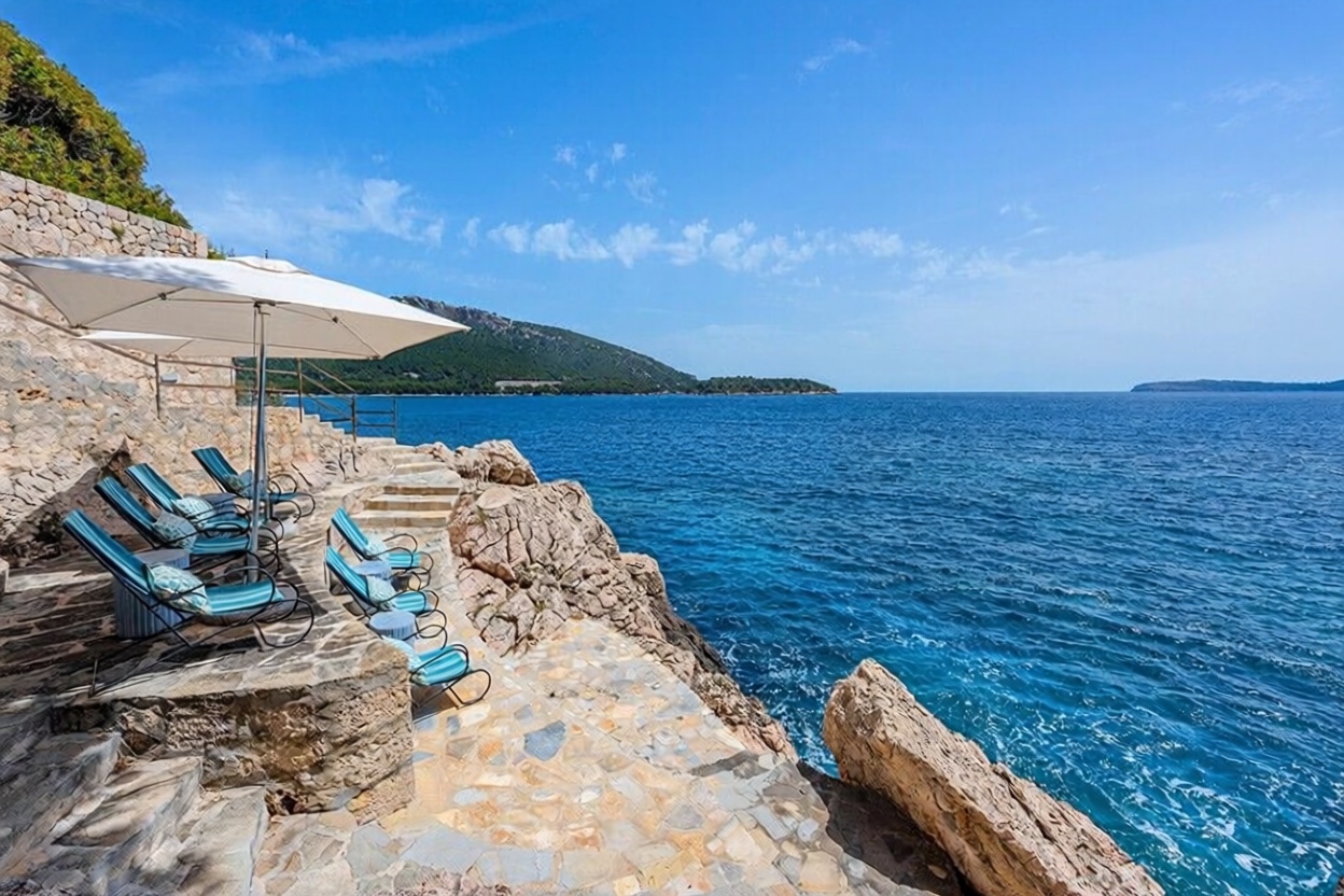 Chalet with direct beach access in Pollença