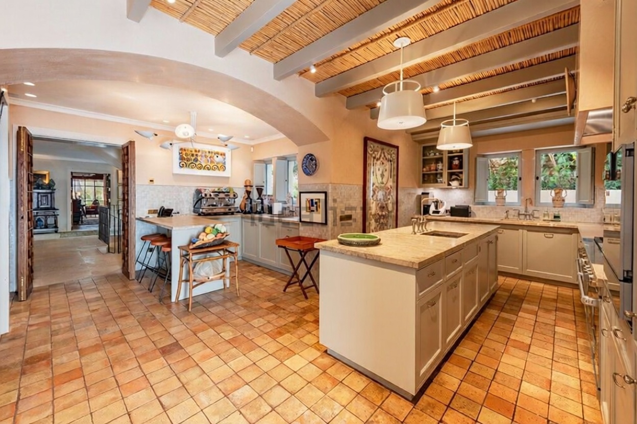 Chalet with direct beach access in Pollença — Kitchen