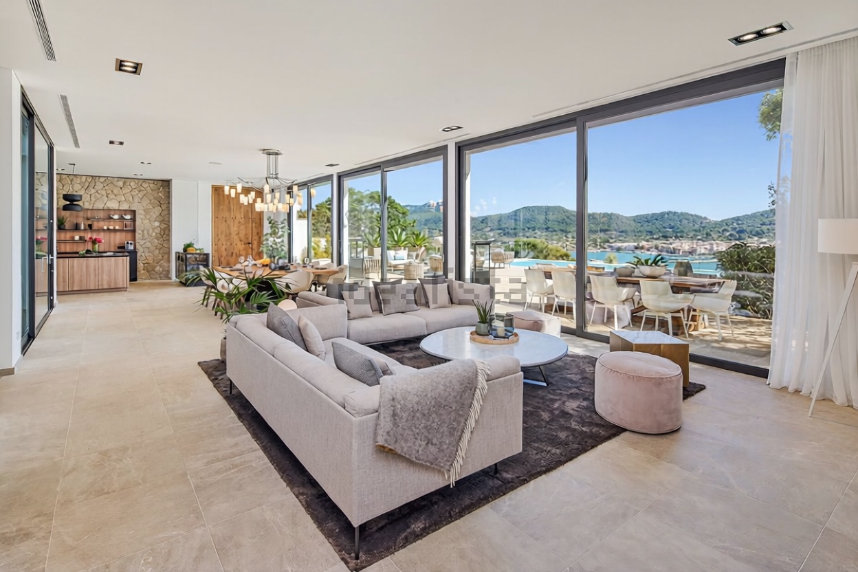 Chalet with direct beach access in Andratx — Living room