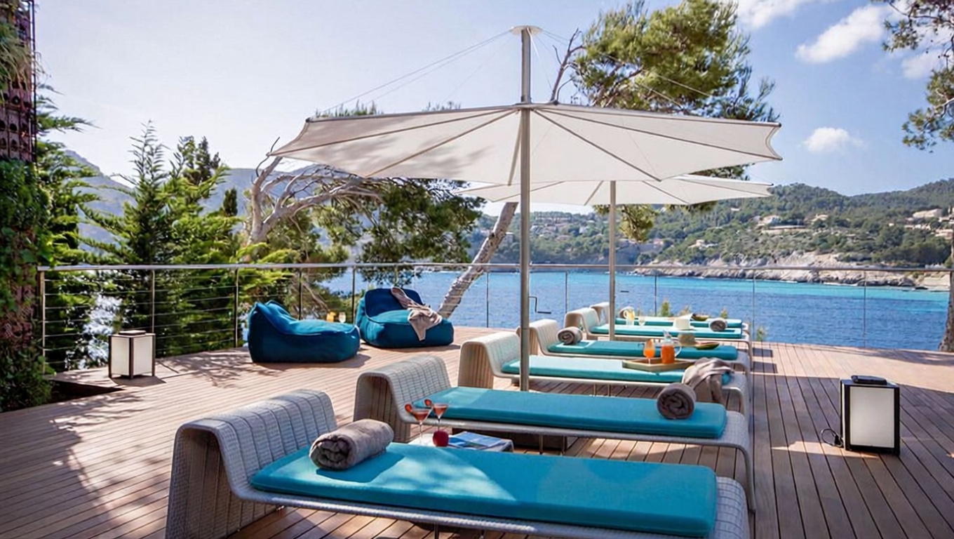 Chalet with direct beach access in Andratx