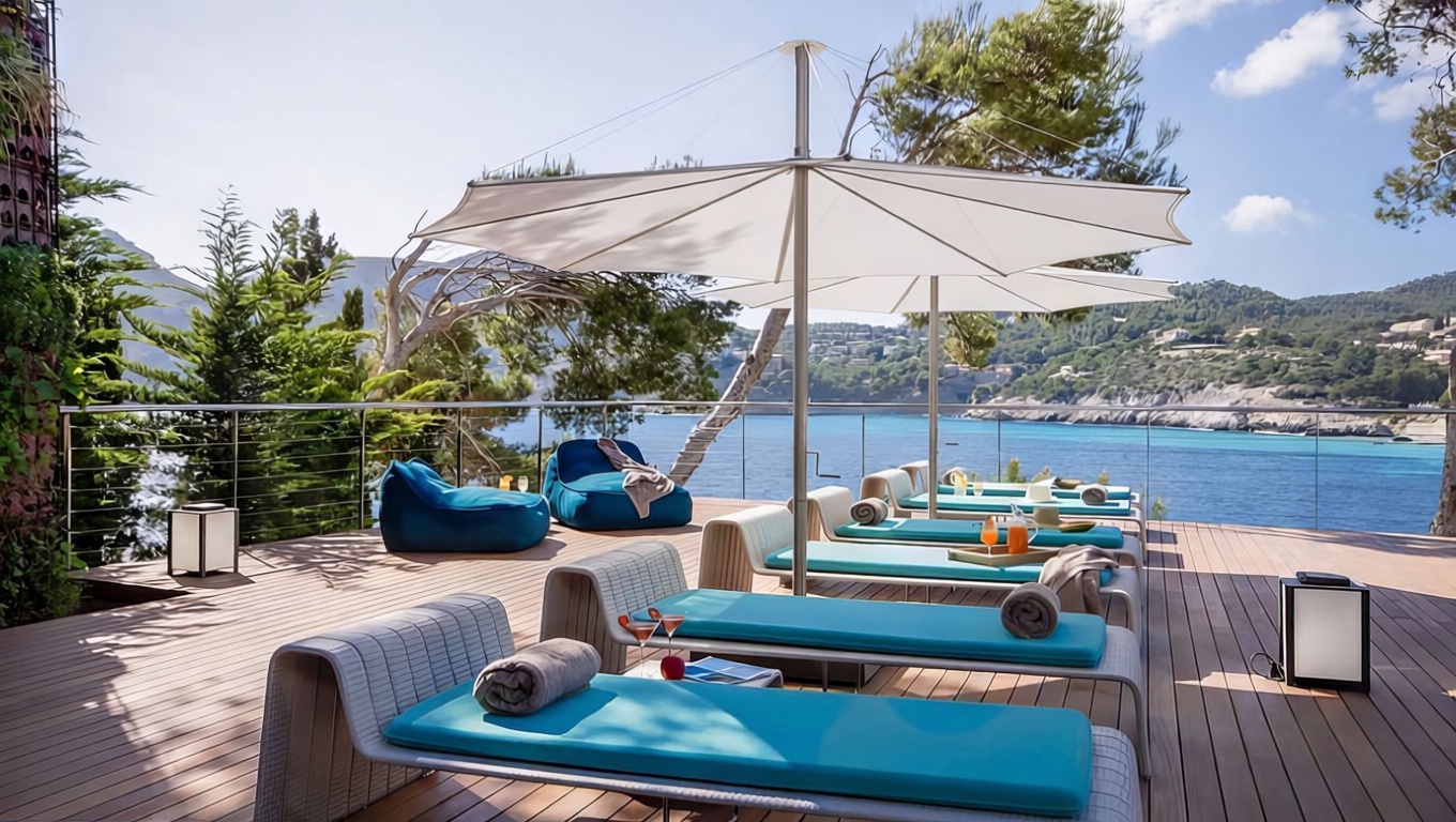 Chalet with direct beach access in Andratx — Sea terrace