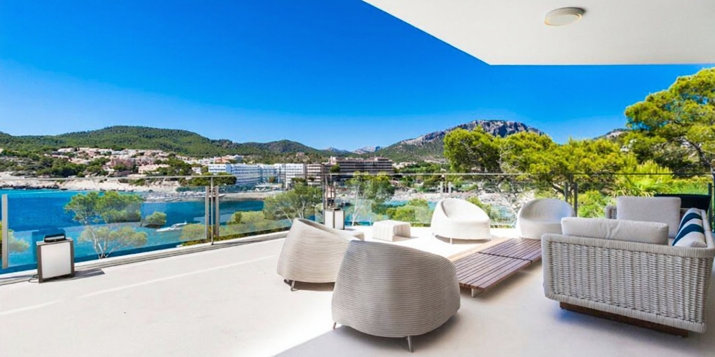 Chalet with direct beach access in Andratx — Sea terrace