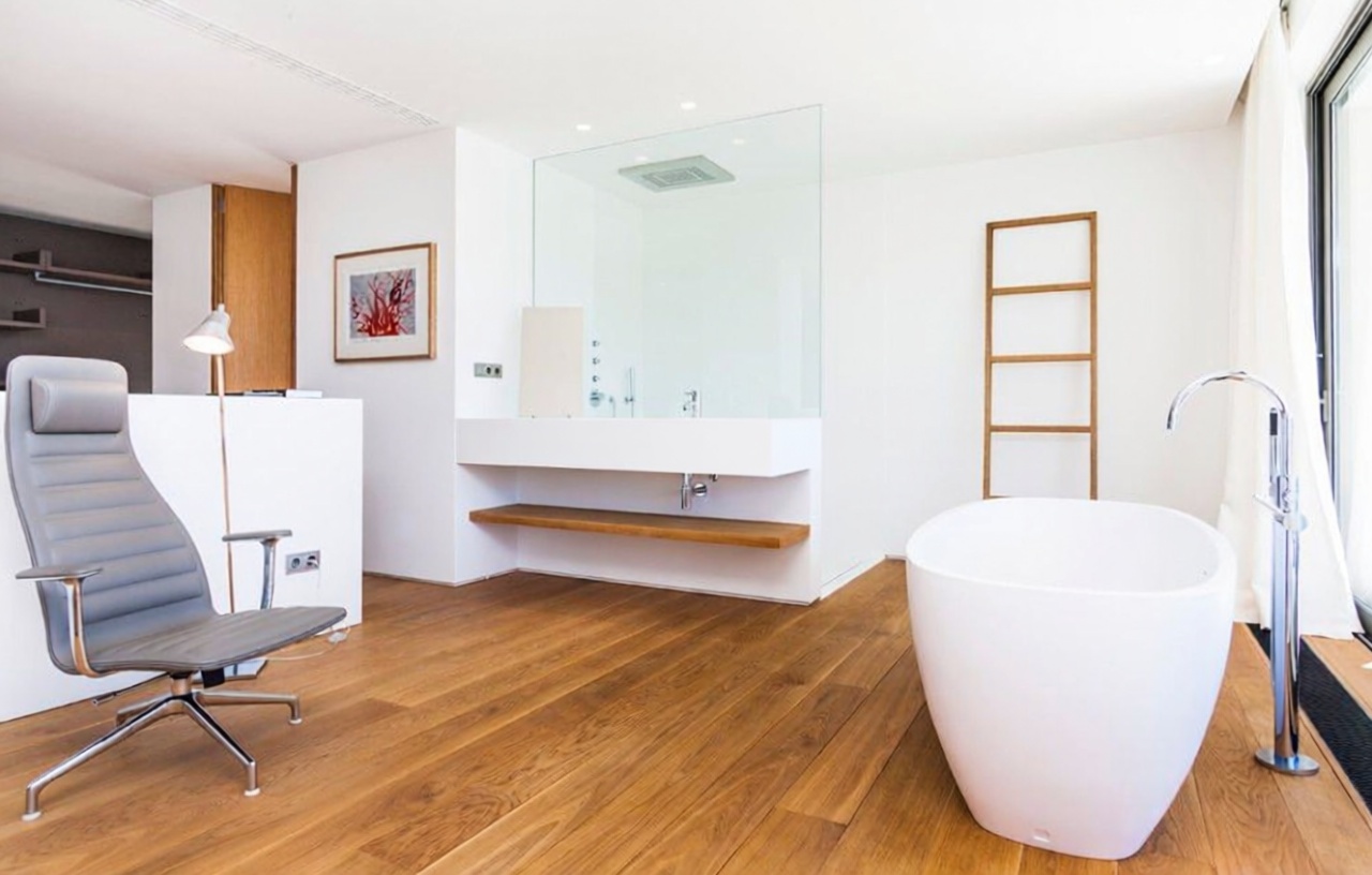 Chalet with direct beach access in Andratx — Bathroom