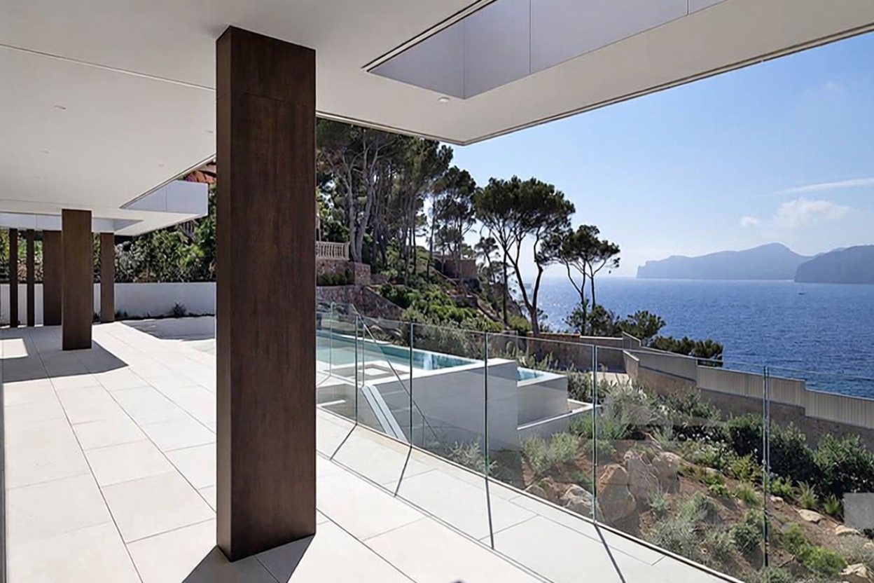 Chalet with direct beach access in Calvià